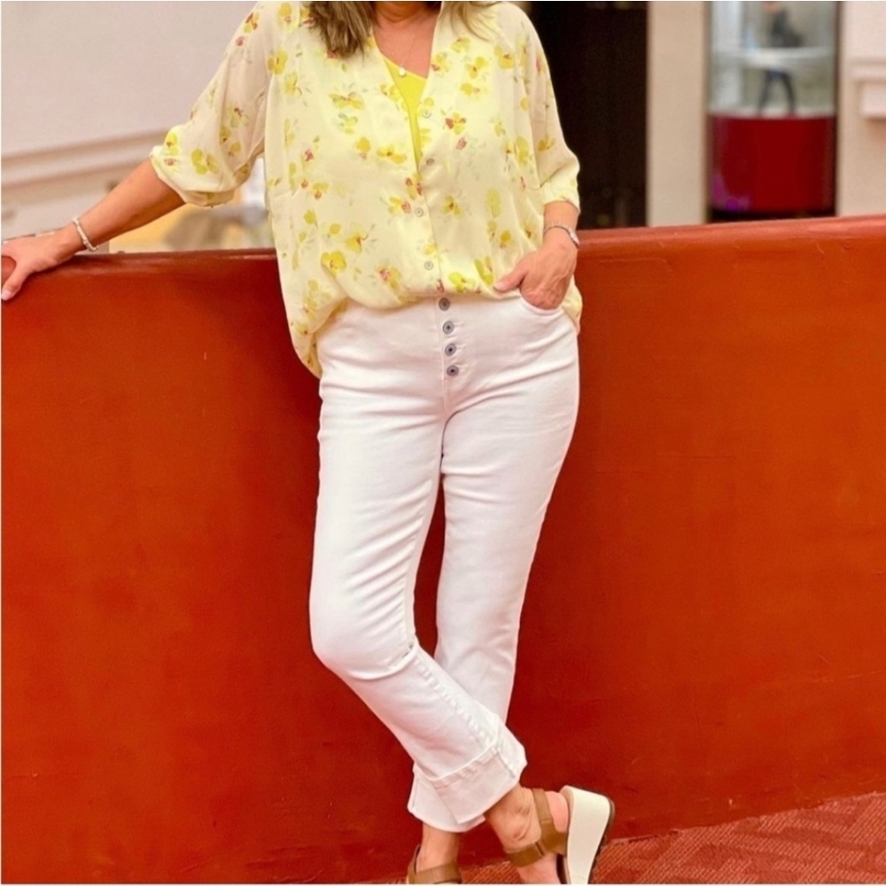 Cabi Go-to-blouse Spring 2023 flower floral light pastel muted yellow Sz S EUC - Picture 7 of 14